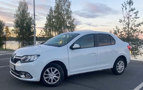 Renault Logan II, 2016 год, 850 000 рублей, 2 фотография