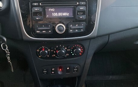 Renault Logan II, 2016 год, 850 000 рублей, 9 фотография