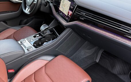 Volkswagen Touareg III, 2021 год, 6 200 000 рублей, 18 фотография