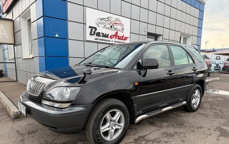 Toyota Harrier, 2002 год, 947 000 рублей, 2 фотография
