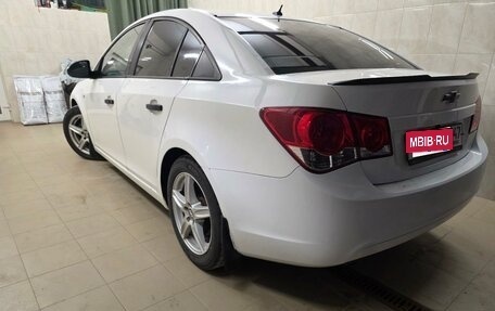 Chevrolet Cruze II, 2010 год, 500 000 рублей, 4 фотография