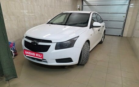 Chevrolet Cruze II, 2010 год, 500 000 рублей, 11 фотография