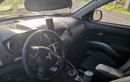 Mitsubishi Outlander III рестайлинг 3, 2008 год, 800 000 рублей, 6 фотография