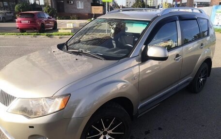 Mitsubishi Outlander III рестайлинг 3, 2008 год, 800 000 рублей, 13 фотография