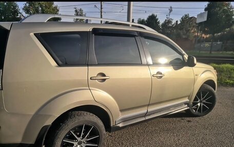 Mitsubishi Outlander III рестайлинг 3, 2008 год, 800 000 рублей, 10 фотография