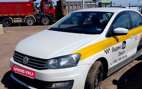 Volkswagen Polo VI (EU Market), 2018 год, 660 000 рублей, 2 фотография