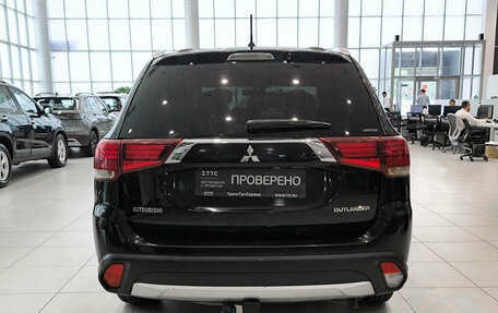 Mitsubishi Outlander III рестайлинг 3, 2016 год, 1 921 000 рублей, 10 фотография