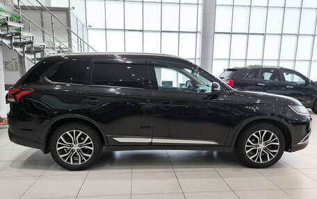 Mitsubishi Outlander III рестайлинг 3, 2016 год, 1 921 000 рублей, 8 фотография