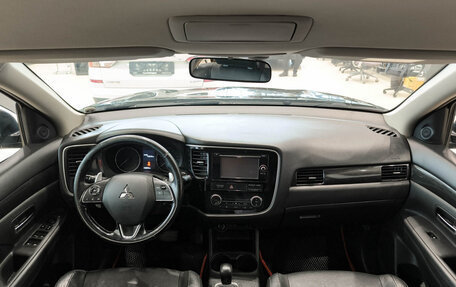 Mitsubishi Outlander III рестайлинг 3, 2016 год, 1 921 000 рублей, 18 фотография