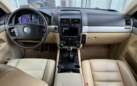 Volkswagen Touareg III, 2004 год, 799 000 рублей, 10 фотография