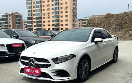 Mercedes-Benz A-Класс, 2023 год, 1 850 000 рублей, 3 фотография