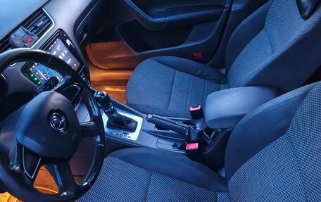 Skoda Octavia, 2013 год, 1 170 000 рублей, 24 фотография