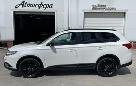 Mitsubishi Outlander III рестайлинг 3, 2021 год, 2 680 000 рублей, 6 фотография