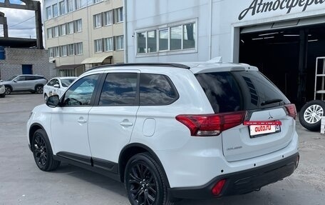 Mitsubishi Outlander III рестайлинг 3, 2021 год, 2 680 000 рублей, 2 фотография