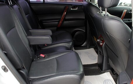 Toyota Highlander III, 2011 год, 1 699 000 рублей, 11 фотография