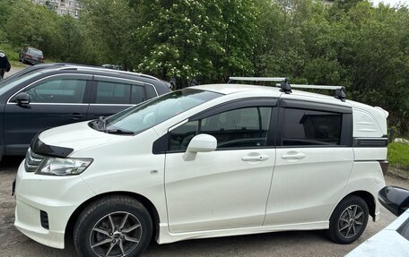 Honda Freed I, 2010 год, 950 000 рублей, 3 фотография
