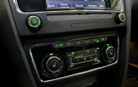 Skoda Superb III рестайлинг, 2014 год, 1 400 000 рублей, 28 фотография