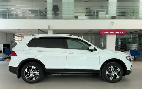 Volkswagen Tiguan II, 2019 год, 2 795 000 рублей, 8 фотография