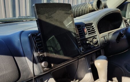 Mazda Bongo Friendee i рестайлинг, 2001 год, 290 000 рублей, 8 фотография