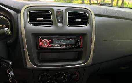 Renault Logan II, 2019 год, 790 000 рублей, 18 фотография