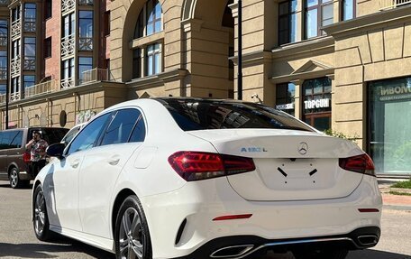 Mercedes-Benz A-Класс, 2022 год, 1 800 000 рублей, 6 фотография
