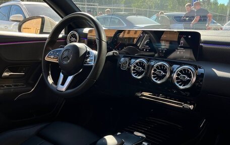Mercedes-Benz A-Класс, 2022 год, 1 800 000 рублей, 13 фотография