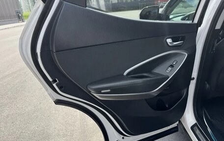 Hyundai Santa Fe III рестайлинг, 2016 год, 2 300 000 рублей, 18 фотография