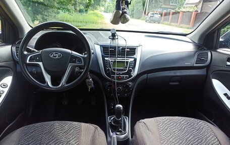 Hyundai Solaris II рестайлинг, 2011 год, 600 000 рублей, 9 фотография