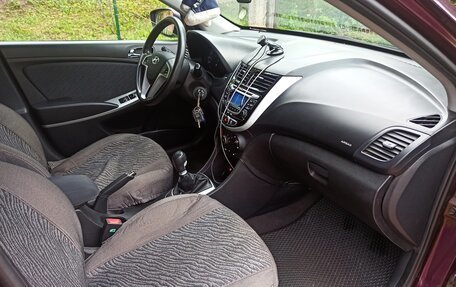 Hyundai Solaris II рестайлинг, 2011 год, 600 000 рублей, 11 фотография