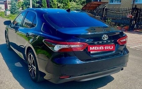 Toyota Camry, 2021 год, 2 250 000 рублей, 4 фотография