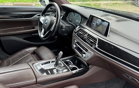 BMW 7 серия, 2017 год, 3 950 000 рублей, 3 фотография
