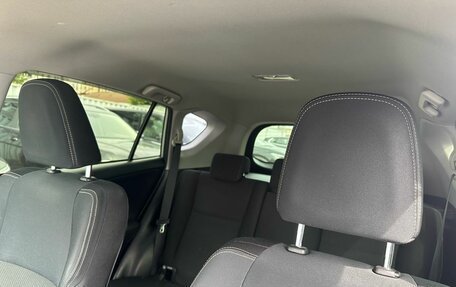 Toyota RAV4, 2015 год, 1 850 000 рублей, 6 фотография