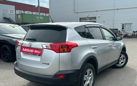 Toyota RAV4, 2015 год, 1 850 000 рублей, 3 фотография