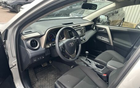 Toyota RAV4, 2015 год, 1 850 000 рублей, 5 фотография