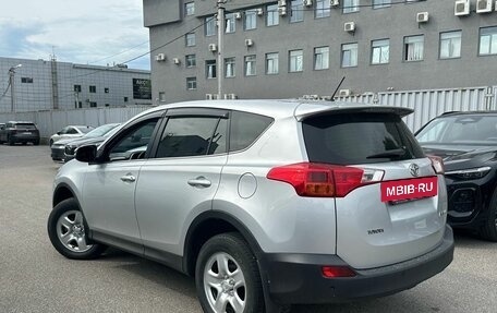 Toyota RAV4, 2015 год, 1 850 000 рублей, 4 фотография