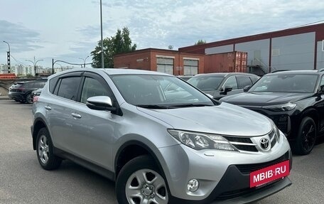 Toyota RAV4, 2015 год, 1 850 000 рублей, 2 фотография