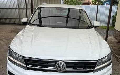 Volkswagen Tiguan II, 2018 год, 2 250 000 рублей, 1 фотография