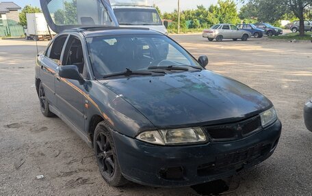 Mitsubishi Carisma I, 1998 год, 85 000 рублей, 1 фотография