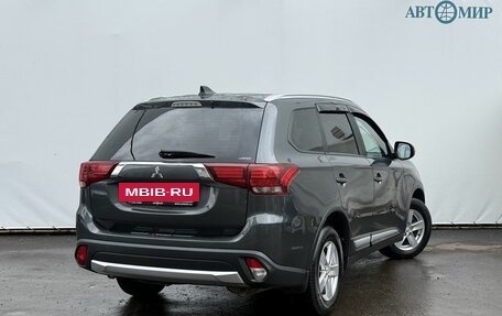 Mitsubishi Outlander III рестайлинг 3, 2017 год, 1 850 000 рублей, 5 фотография