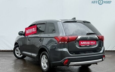 Mitsubishi Outlander III рестайлинг 3, 2017 год, 1 850 000 рублей, 7 фотография
