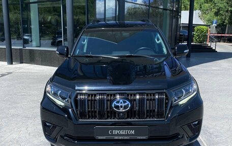 Toyota Land Cruiser Prado 150 рестайлинг 2, 2021 год, 5 990 000 рублей, 3 фотография