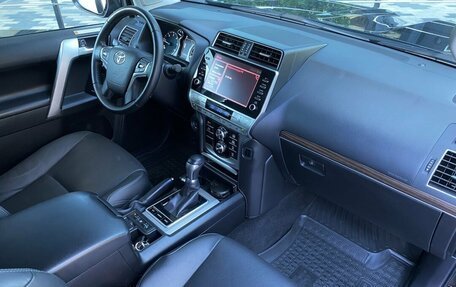 Toyota Land Cruiser Prado 150 рестайлинг 2, 2021 год, 5 990 000 рублей, 12 фотография