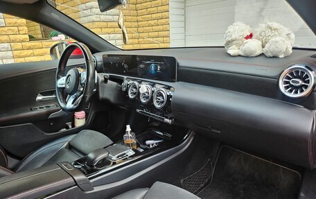 Mercedes-Benz CLA, 2019 год, 2 000 000 рублей, 9 фотография