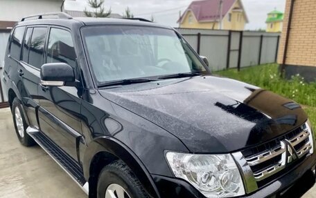 Mitsubishi Pajero IV, 2014 год, 2 820 000 рублей, 2 фотография