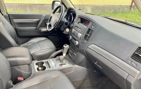 Mitsubishi Pajero IV, 2014 год, 2 820 000 рублей, 3 фотография