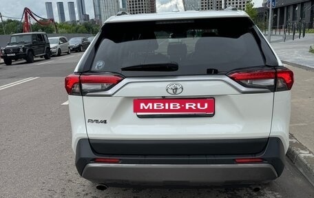 Toyota RAV4, 2020 год, 3 060 000 рублей, 6 фотография