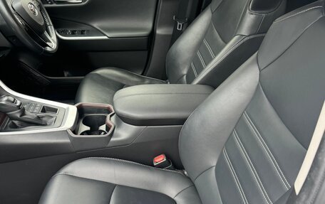 Toyota RAV4, 2020 год, 3 060 000 рублей, 8 фотография