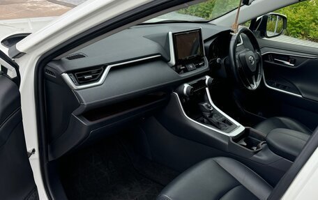Toyota RAV4, 2020 год, 3 060 000 рублей, 9 фотография