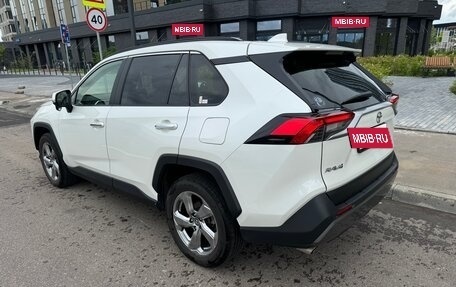 Toyota RAV4, 2020 год, 3 060 000 рублей, 5 фотография