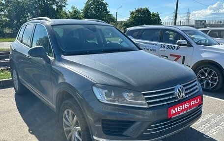 Volkswagen Touareg III, 2015 год, 2 499 000 рублей, 3 фотография
